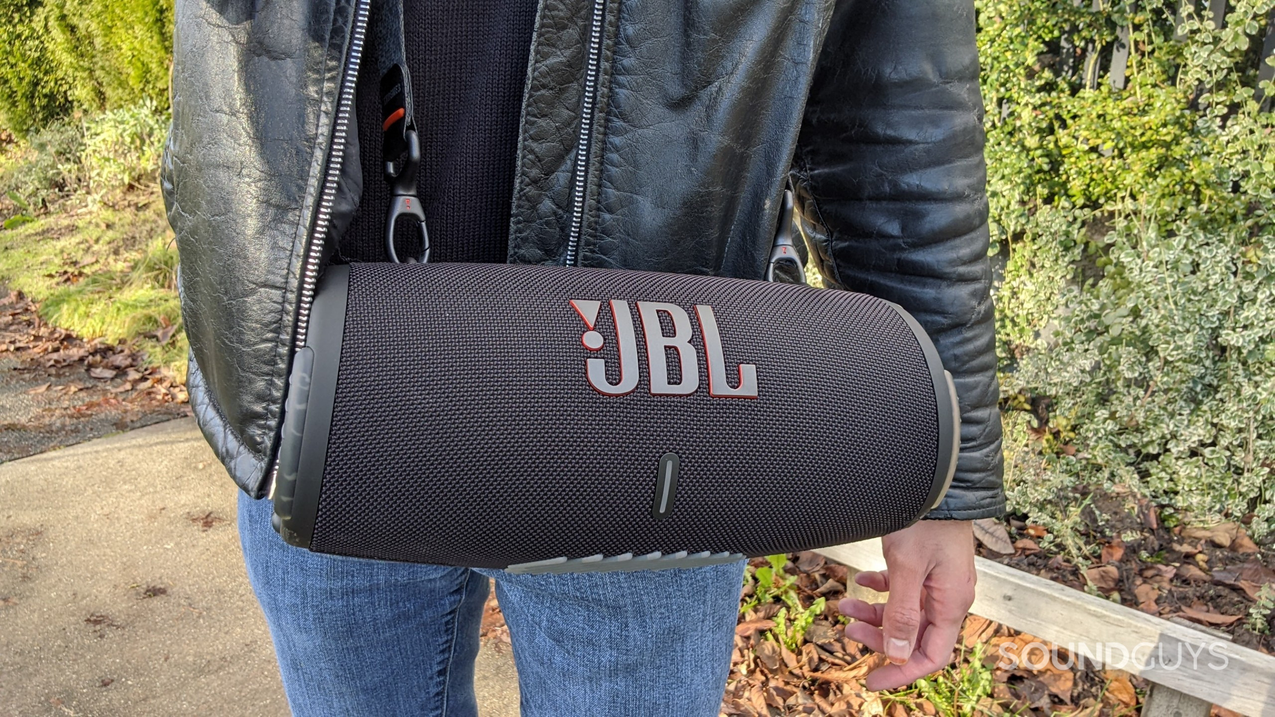 Suara Powerful dari JBL Xtreme 3